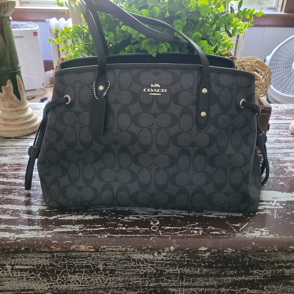 Coach F57842 Signature Drawstring Carryall Shoulder Bag - Black